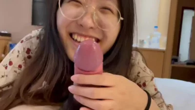 深喉狂口射好多吞掉好刺激啊！